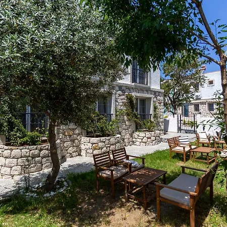 Kiva Bed & Breakfast *